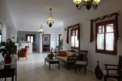 www.galinihotelmilos.com