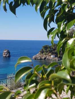 www.villaniki.com