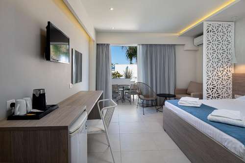 www.sunnydayshotel.com