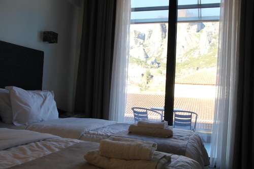 www.hotelalexiou.com
