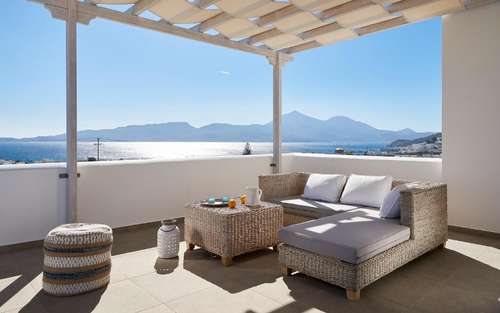 www.santamaria-suites.gr