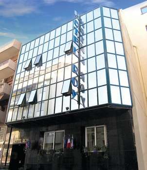 www.royhotelathens.com
