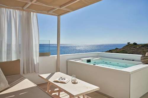 www.volcanoluxurysuites.com