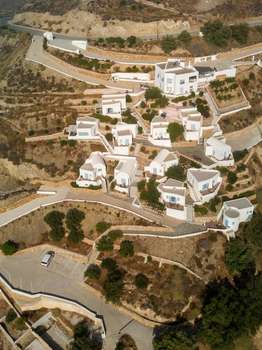 www.apollonvillagehotel.com