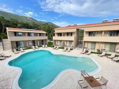 www.scarabeohotel.com