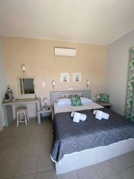 www.niriides-rooms.gr