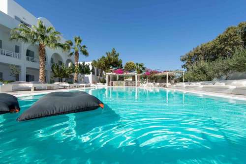 www.hotel28santorini.com