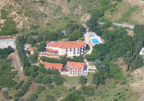 www.roxanihouseresort.com