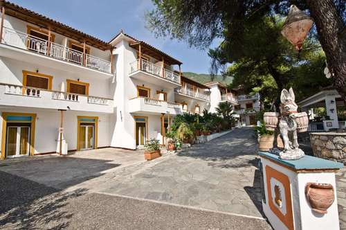 www.eliosholidayshotel.gr