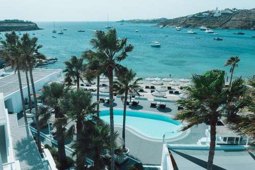 www.mykonosblanchotel.com