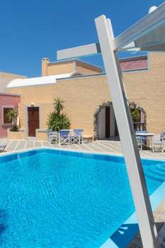 www.hotelsunrise-santorini.com