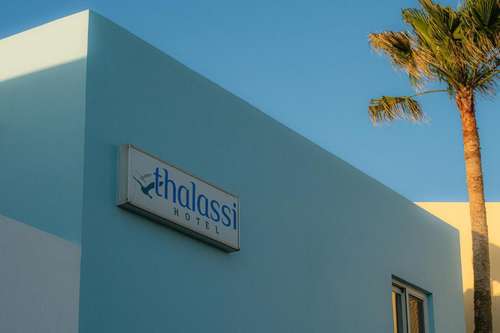 www.thalassi.gr
