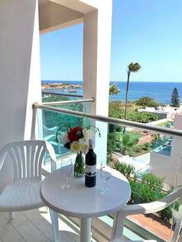 www.chrysalishotel.gr