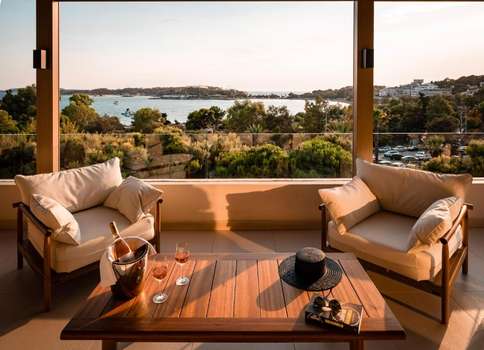 www.somewhere-vouliagmeni.gr