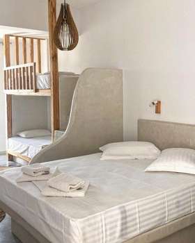 www.fikas-hotel-naxos.gr