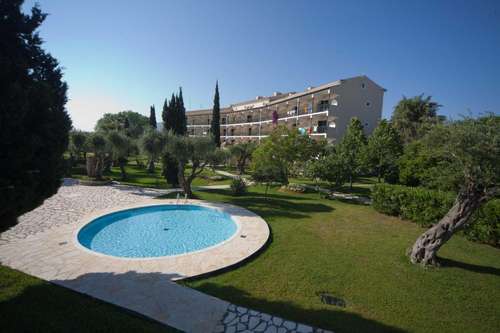 www.delfiniahotels.gr