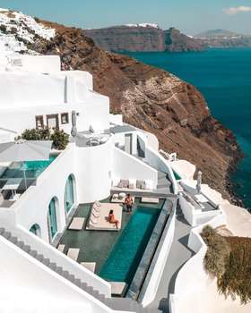 www.echoesluxurysuites.com
