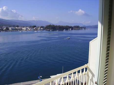 www.hotelsaronporos.com