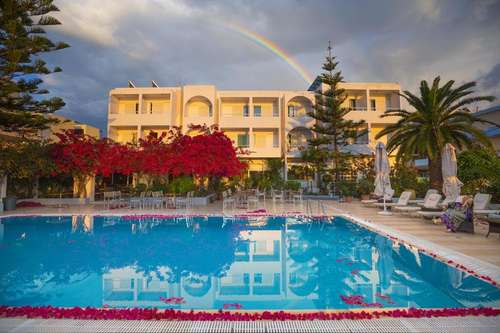 www.kyparissiabeachhotel.gr