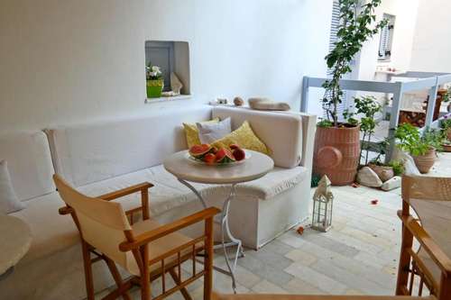 www.hotelsanoudos.com