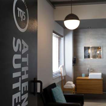 www.piathens.com