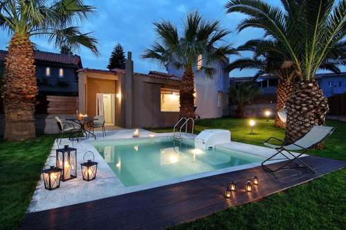 www.luxuryvillascrete.com