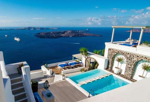 www.iconicsantorini.com