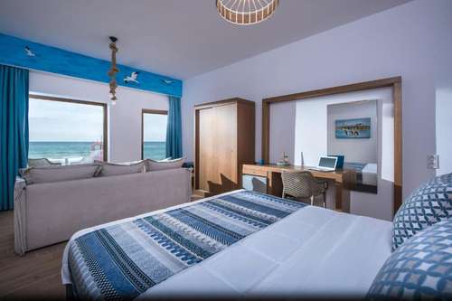 www.yiannacaravel.gr