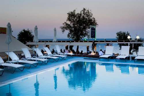 www.poseidonhotelsantorini.com.gr
