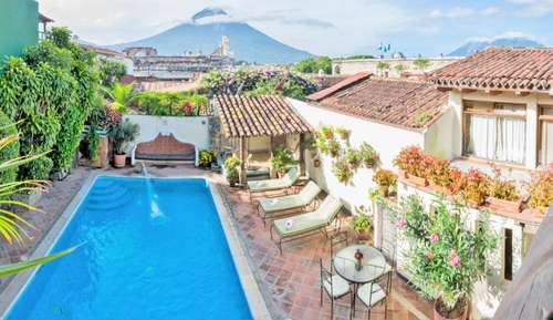 www.hotelcasadelparque.com
