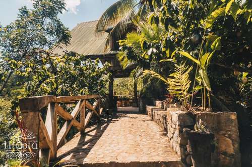 www.utopiaecohotel.com
