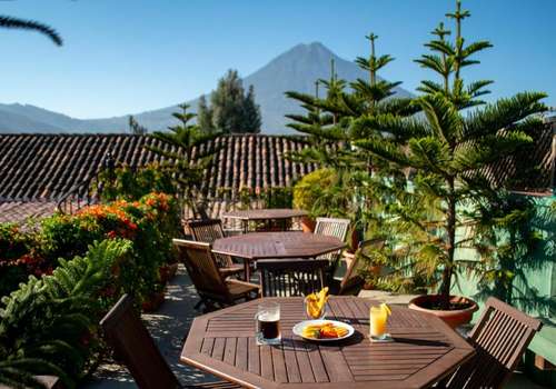 www.hotelcatedralantigua.com