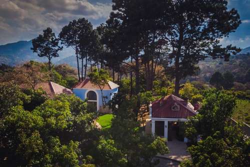 www.haciendalosvolcanes.com