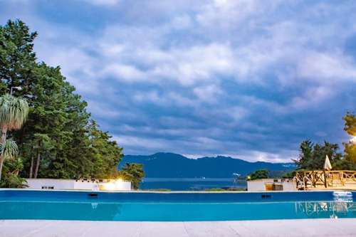 www.hotellosolivosatitlan.com