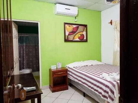 www.hotelasgardenias.com