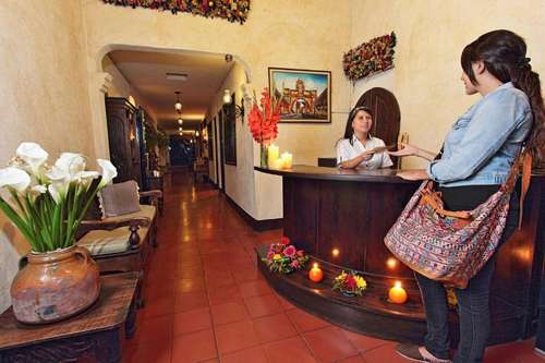 www.hoteldonaluisa.com