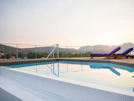 www.onesuitehotel.com