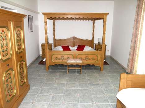 www.hotel-kralj-tomislav.hr