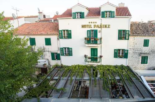 www.hotelpasike.com