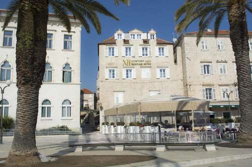www.heritagehoteltrogir.com