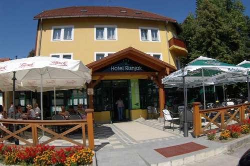 www.hotel-risnjak.hr