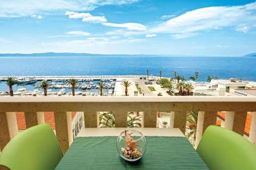 www.hotellaurentum.com