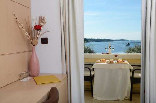 www.hotelmauro.com