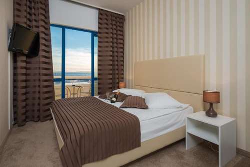 www.hoteljadran.eu