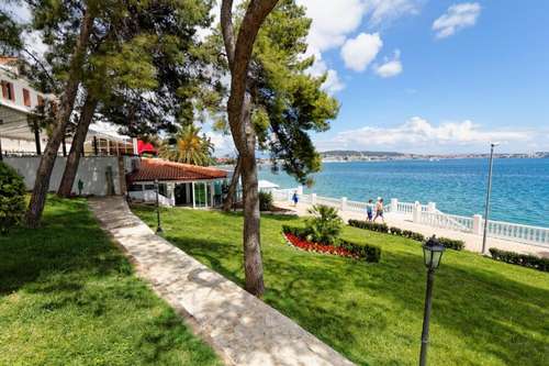 www.hotel-jadran.com