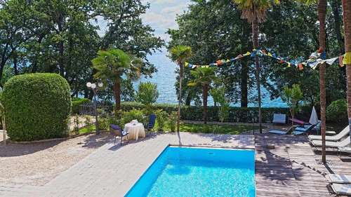 www.hotelvillaastra.com