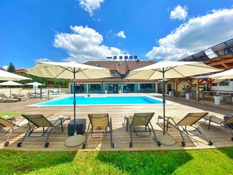 www.16lakeshotel.com