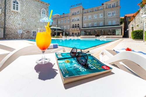www.hotel-lapad.hr