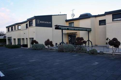 www.santiny-hotel.com