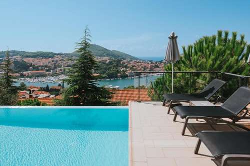 www.hotel-adria-dubrovnik.com